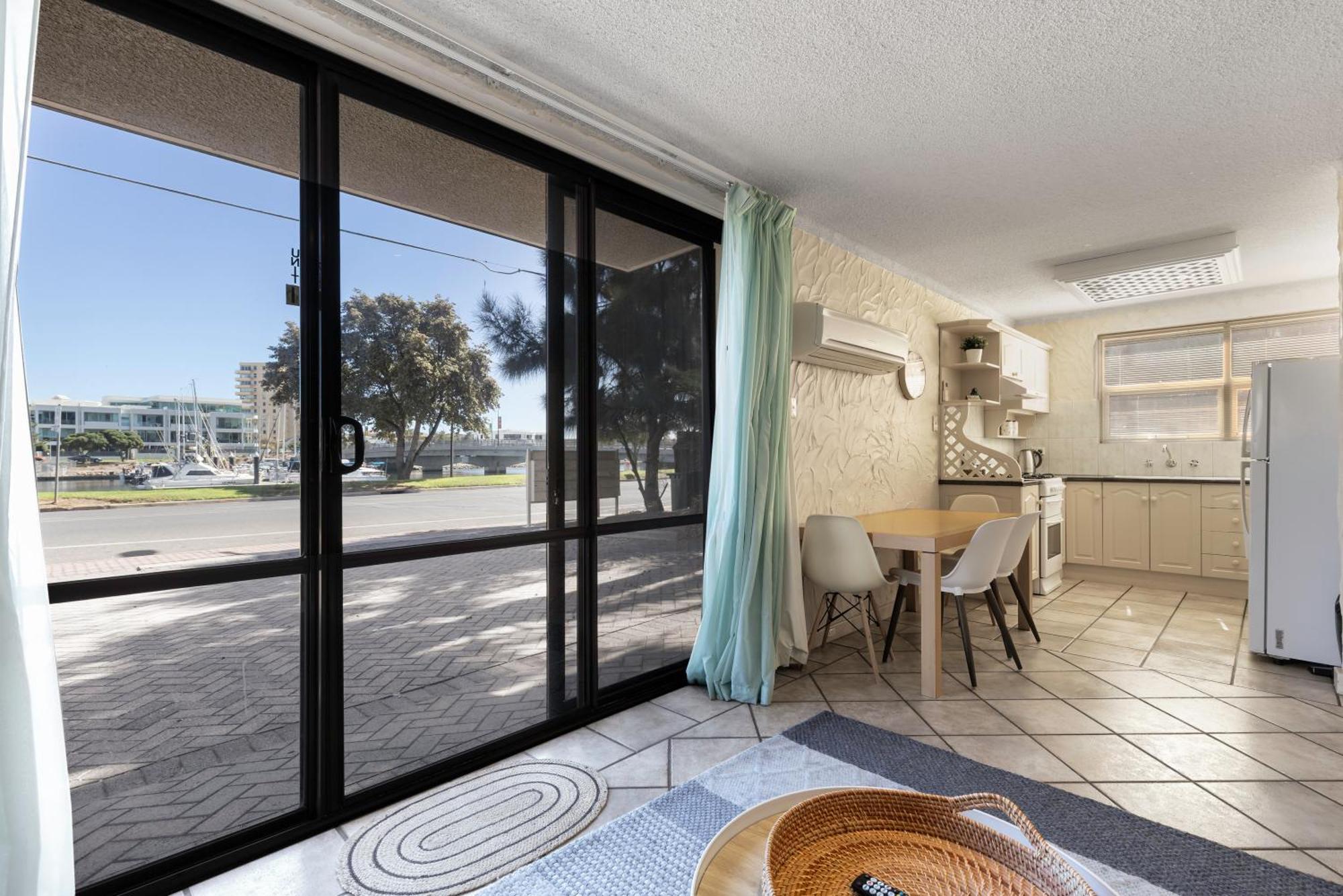 Bayswaterfront Apartments Adelaide Room photo