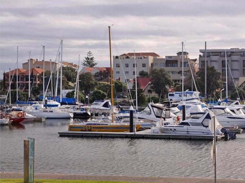 Bayswaterfront Apartments Adelaide Exterior photo