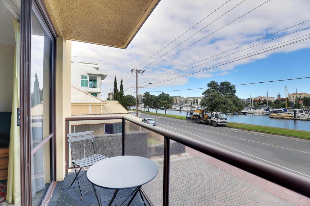 Bayswaterfront Apartments Adelaide Exterior photo